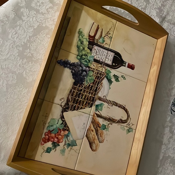 Kitchen serving tray with gorgeous wine mosaic - Picture 1 of 5